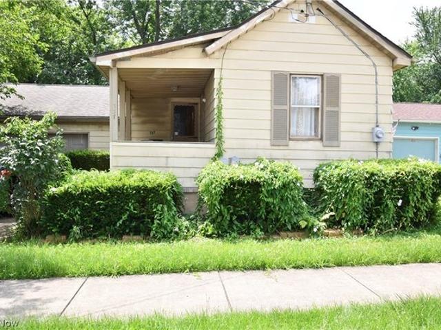 House for sale in Campbell, Ohio