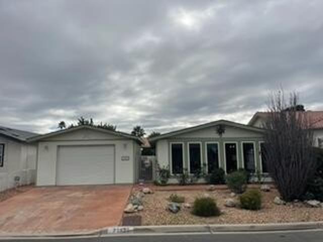 House for sale in Thousand Palms, California
