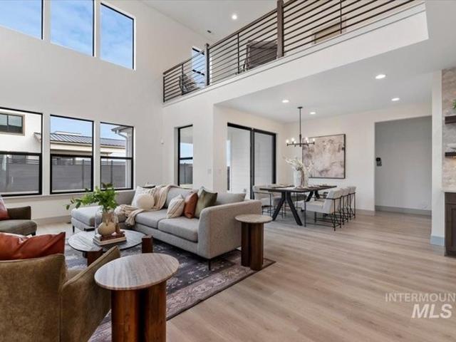 House for sale in Eagle, Idaho