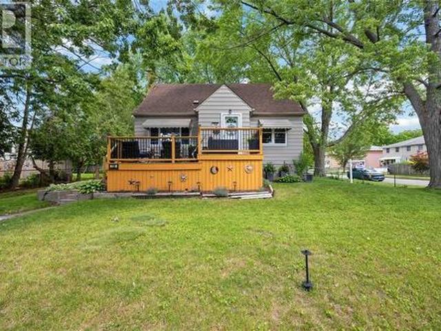 House for sale in Brights Grove, Ontario