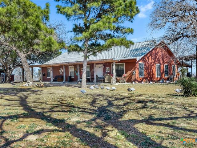House for sale in Nixon, Texas
