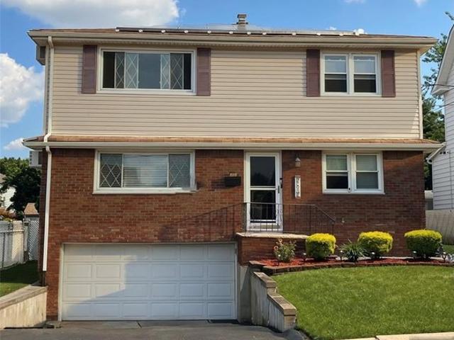 House for sale in Lyndhurst, New Jersey