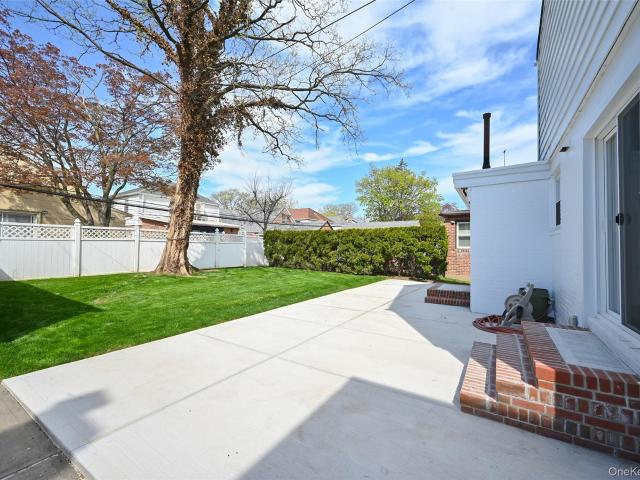 House for sale in Queens, Arverne