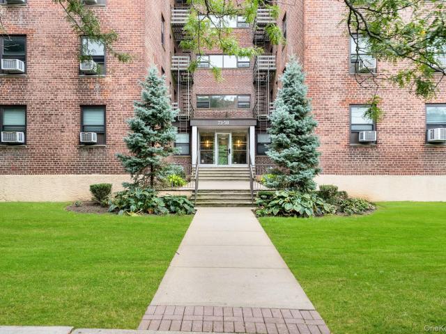 Property for sale in Windsor Oak, New York