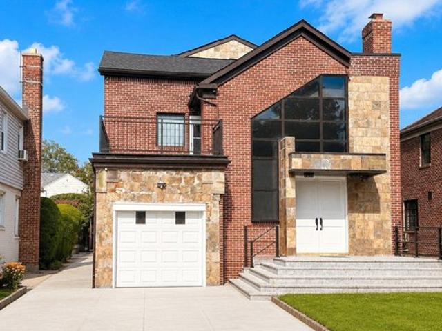 House for sale in Queens, Arverne