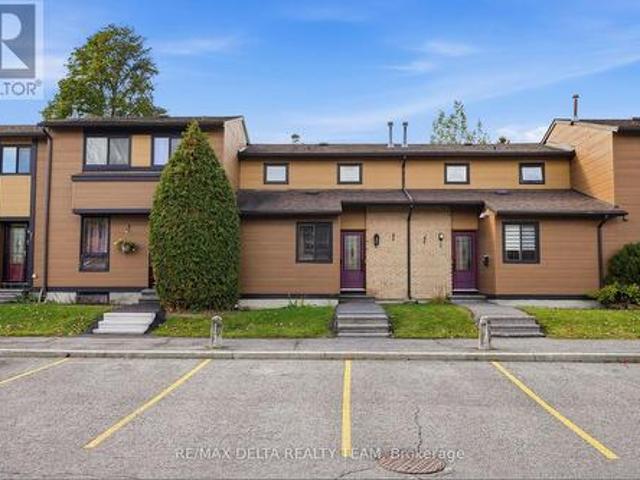 Townhouse for sale in Bilberry Creek, Ottawa