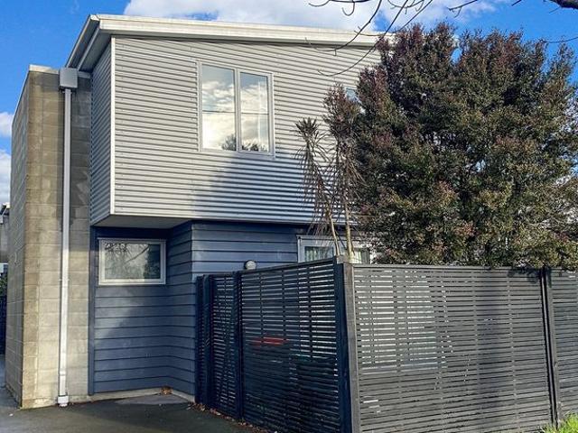 Apartment for rent in Heathcote, Canterbury
