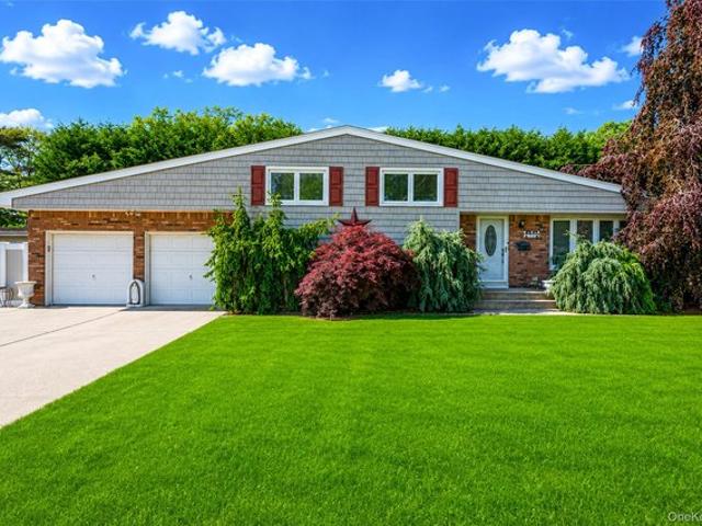 House for sale in Bohemia, New York