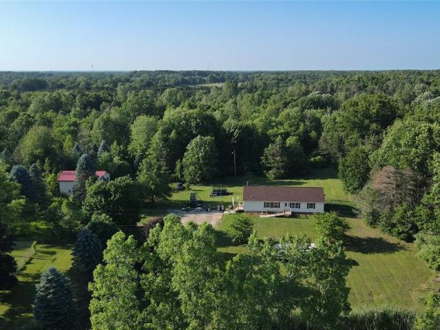 House for sale in Columbiaville