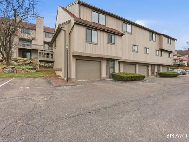 Townhouse for sale in Beacon Falls, Connecticut