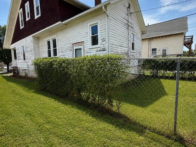 House for sale in Fond du Lac, Fond du Lac County