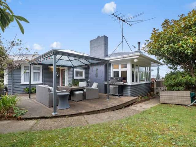 House for rent in Otakou