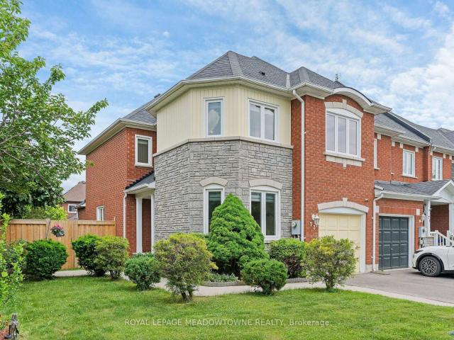 Townhouse for sale in Woburn, Ontario