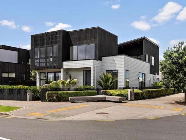 House for rent in Paremoremo, Oroua County