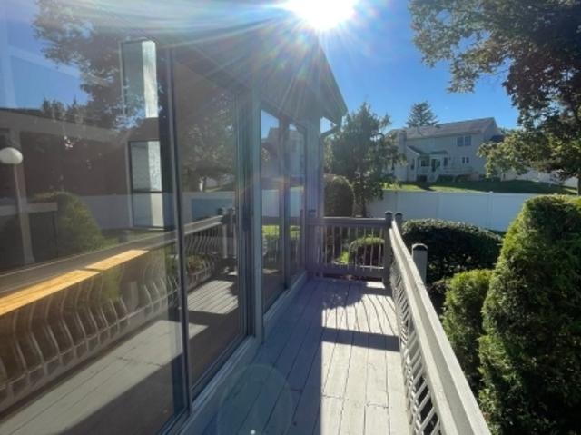 Townhouse for sale in Edison, New Jersey
