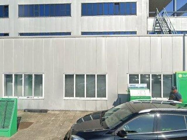 Bedrijfspand te huur in Beukenhorst-Oost, Hoofddorp