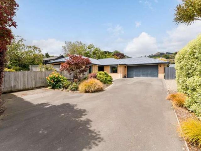 House for sale in Otakou