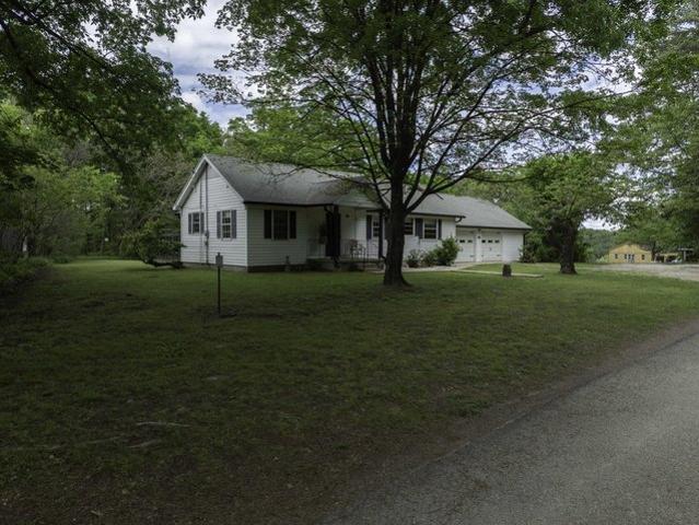House for sale in Stone, Missouri