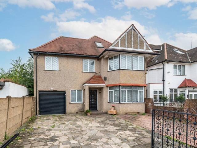 House for rent in Brondesbury Park, Greater London