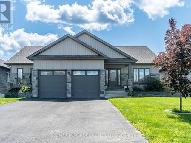 House for sale in Renfrew, Ontario