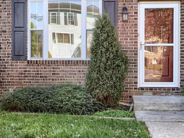 Townhouse for sale in Etters, Pennsylvania