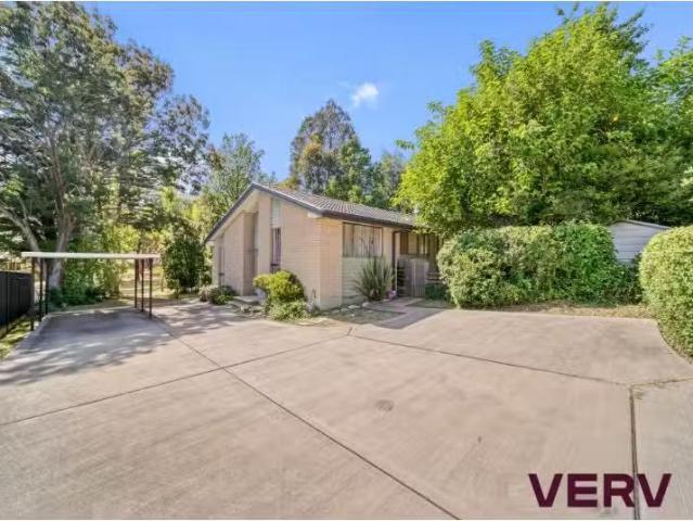 House for rent in Latham, Australian Capital Territory