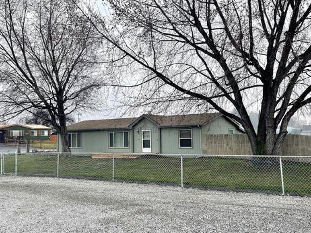 House for sale in Burbank, Washington