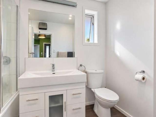 Property for sale in Chaslands, Canterbury
