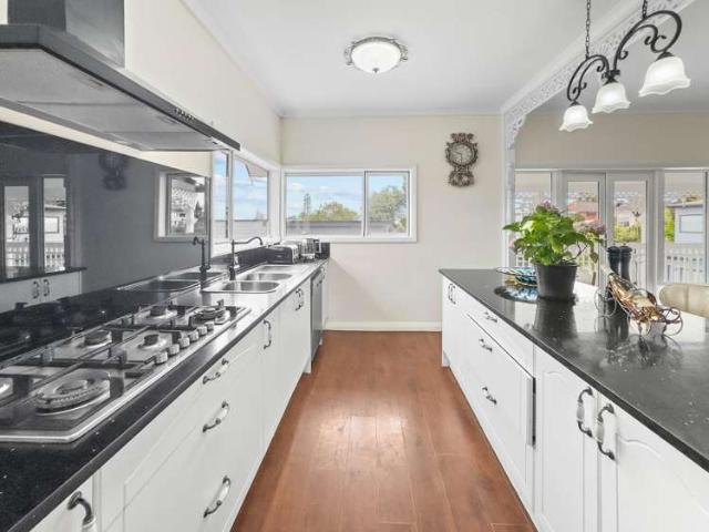 House for sale in Castor Bay