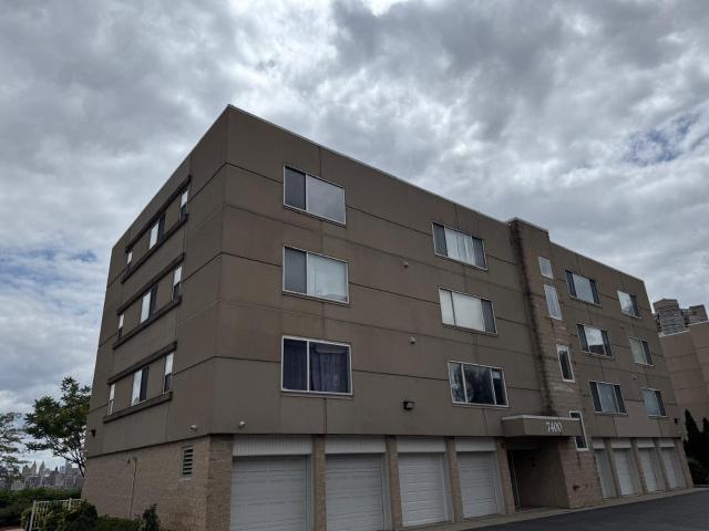 Townhouse for rent in North Bergen