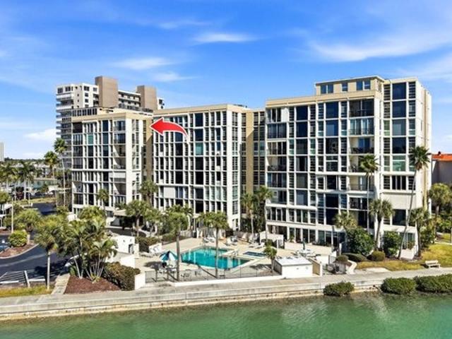 Condo for sale in South Pasadena, Florida