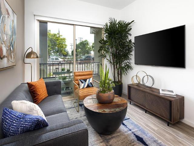Apartment for rent in Canoga Park, California