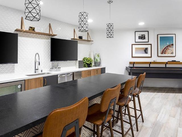 Apartment for rent in Canoga Park, California
