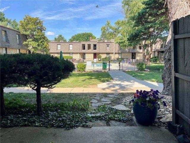 Condo for sale in Kansas