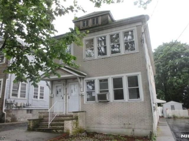 House for sale in Lyndhurst, New Jersey