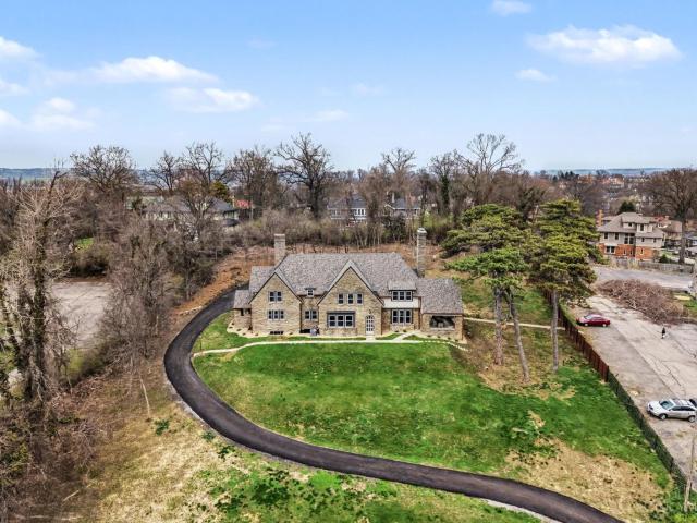 House for sale in Avondale, Roselawn