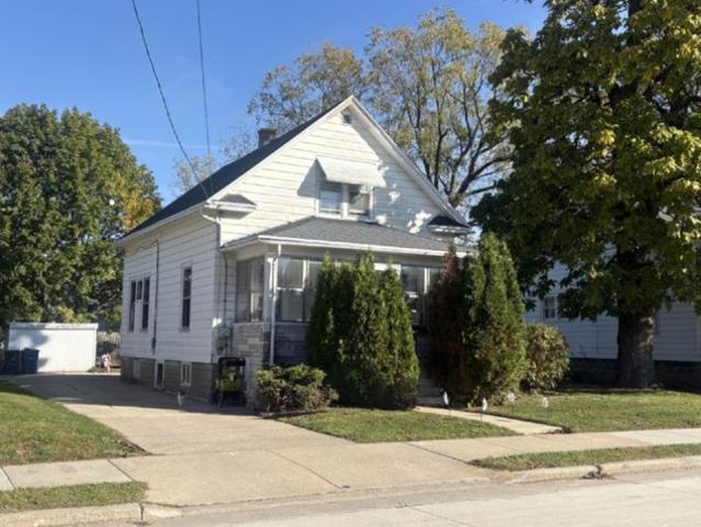 House for sale in Oshkosh, Winnebago County