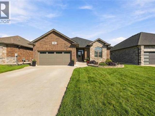 House for sale in Brights Grove, Ontario