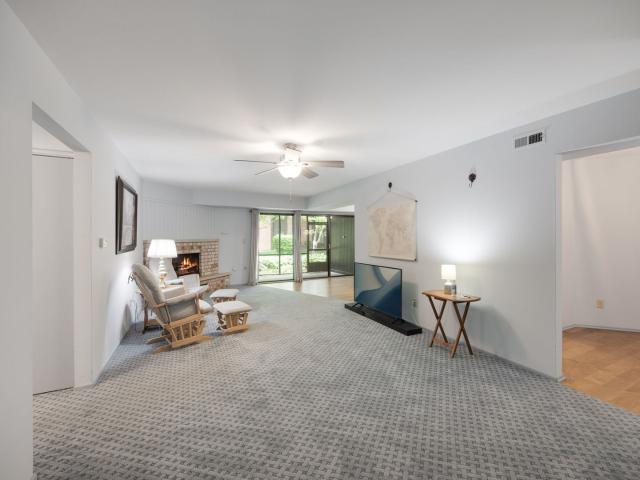 Condo for sale in Mchenry, Illinois