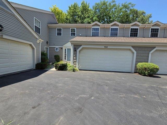 Townhouse for sale in Mchenry, Illinois