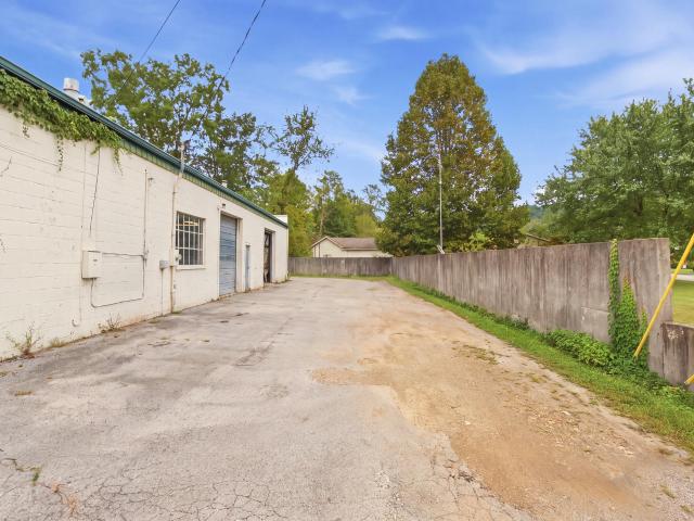 Commercial for sale in Irvine, Estill County