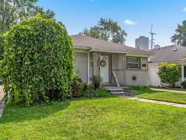 House for sale in Dearborn Heights