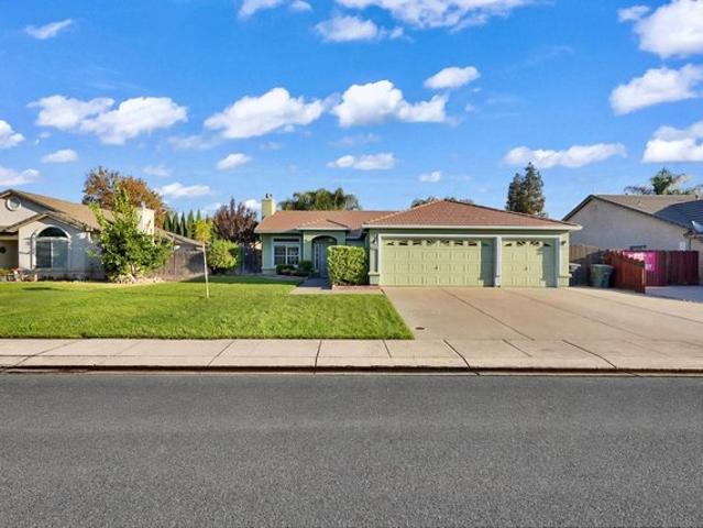 House for sale in Hughson, Stanislaus County