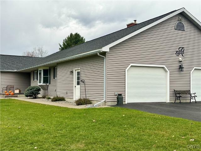 House for sale in Oneida, New York