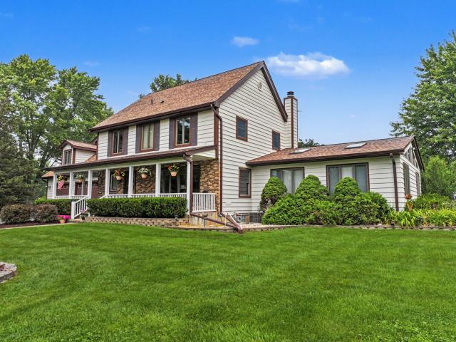 House for sale in Mchenry, Illinois