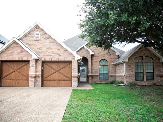 House for sale in Benbrook, Texas