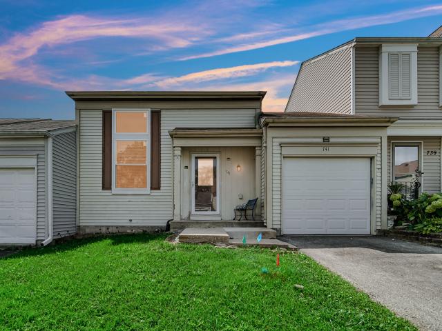 Townhouse for sale in Glendale Heights, Illinois