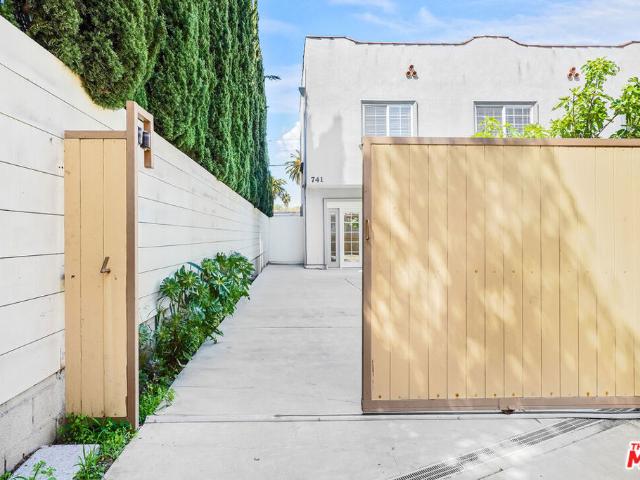 Property for rent in Canoga Park, California