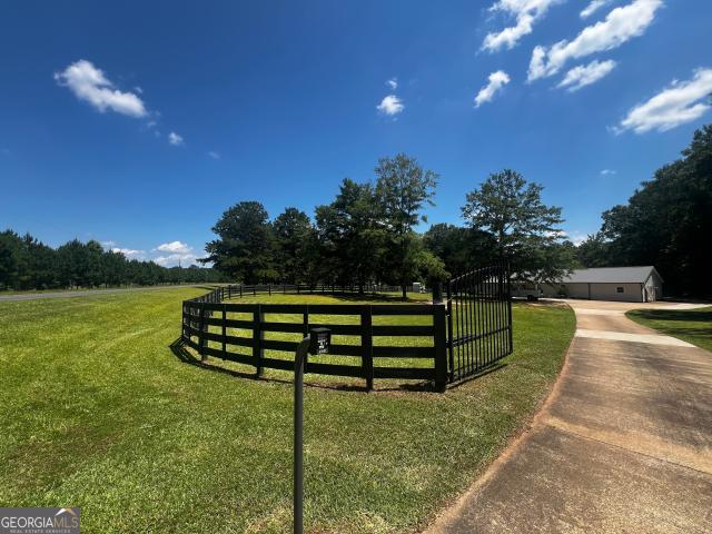 House for sale in Pine Mountain