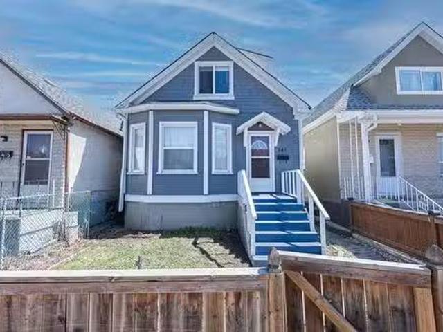 House for sale in East St. Paul, Manitoba